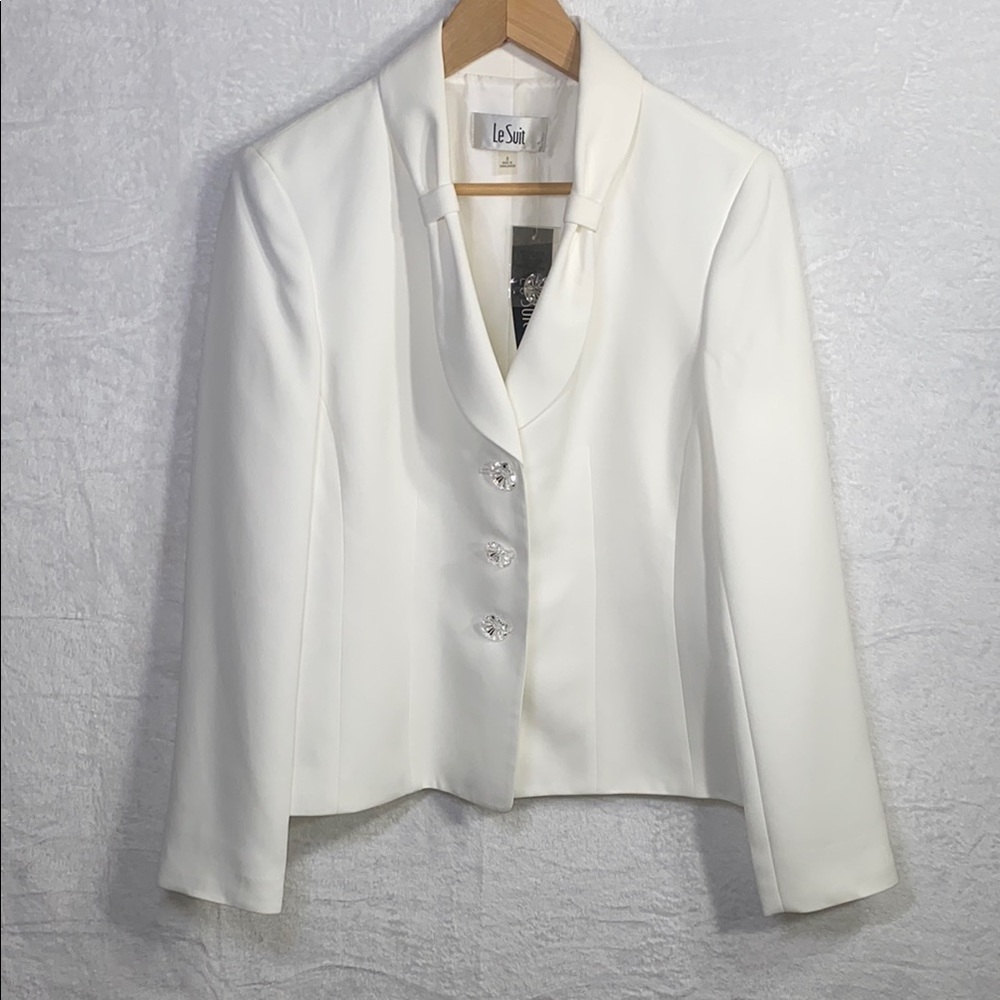 Le Suit White Tailored Blazer for Professional Wear